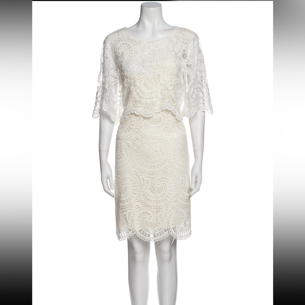 Burberry SS17 lace dress